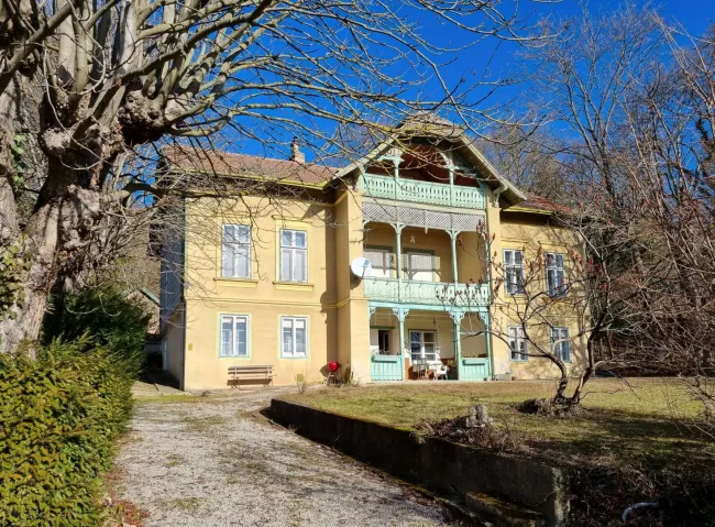 Ob alte Villa-neuer Bau, auf Riesengrund nach Süden schau! - Titelbild