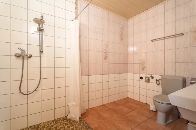 Bad Hintertrakt Erdgeschoss