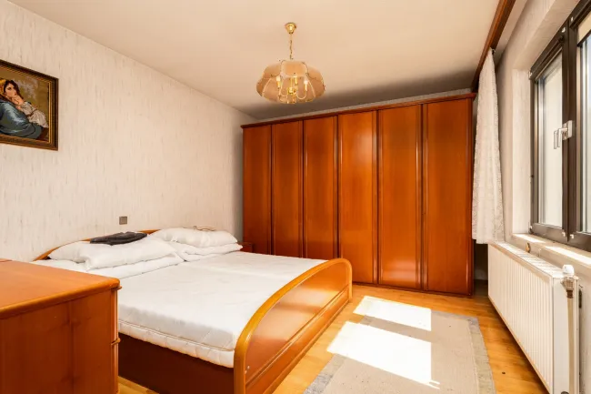 Schlafzimmer Hintertrakt Erdgeschoss