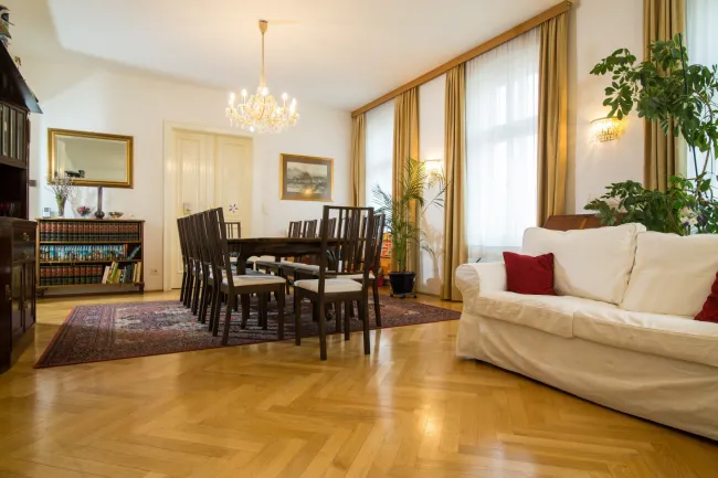 Luxuswohnung mit viel Raum, und dazu Dachbodentraum! - Titelbild