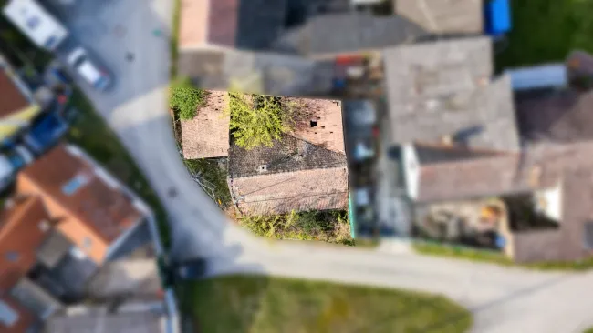 Schnuckeliges Grundstück mit Sanierungsprojekt oder Abrisshaus! - Titelbild