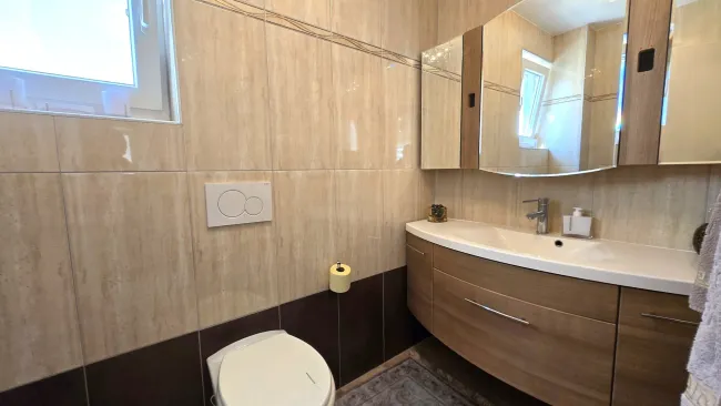 EG - WC