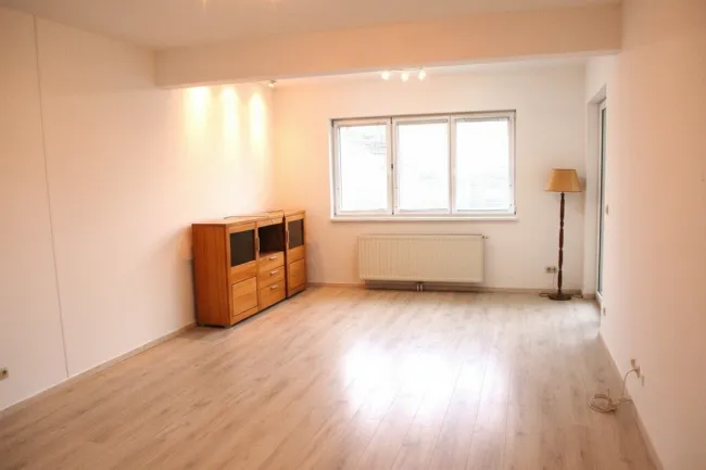 MIT LOGGIA - Bild