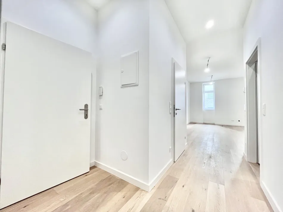MODERNE 3 ZIMMER ALTBAUWOHNUNG NÄHE SCHLOSS BELVEDERE - Bild