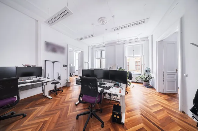 UNBEFRISTET - BÜRO MIT ALTBAUCHARME UND PERFEKTER INFRASTRUKTUR IM 1. BEZIRK - Titelbild
