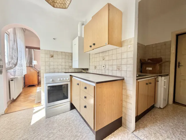 TOP-LAGE NEBEN DER TAUBSTUMMENGASSE – CHARMANTE 1-ZIMMER-WOHNUNG MIT POTENZIAL - Bild
