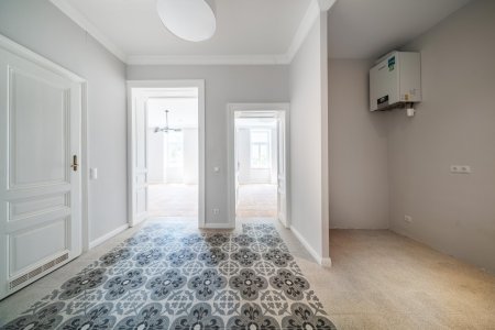 KERNSANIERTER ALTBAU-ERSTBEZUG IN BESTER GRINZINGER LAGE – 3 ZIMMER | KLASSISCHER WIENER CHARME