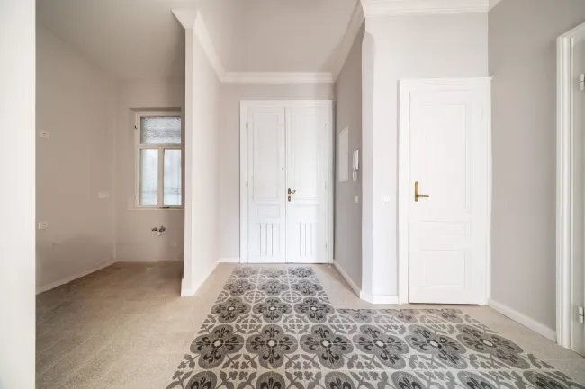 KERNSANIERTER ALTBAU-ERSTBEZUG IN BESTER GRINZINGER LAGE – 3 ZIMMER | KLASSISCHER WIENER CHARME - Bild