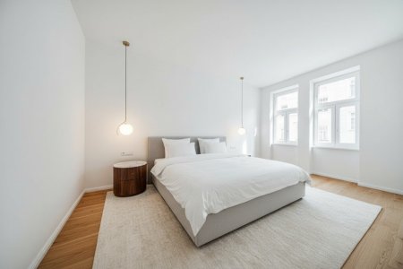 ELEGANZ TRIFFT MODERNE - ERSTBEZUG IM REVITALISIERTEN STILALTBAU - PROVISIONSFREI