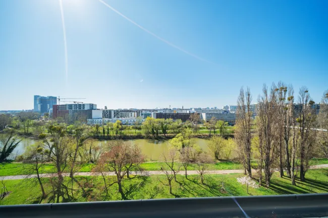 LUXURIÖSES WOHNEN ÜBER DEN DÄCHERN WIENS – 5-ZIMMER-DG-WOHNUNG NAHE PRATER - Bild