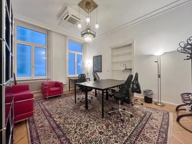 ALL-INCLUSIVE - REPRÄSENTATIVES BÜRO IN RUHIGER HOFLAGE DIREKT AM GRABEN - Titelbild