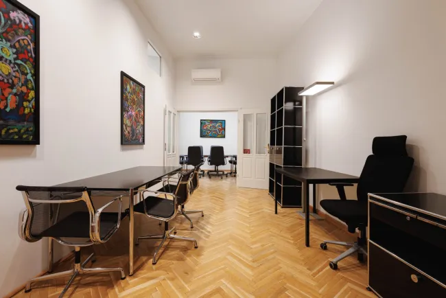 ALL-INCLUSIVE 2 ZIMMER BÜRO MIT EIGENEM BESPRECHUNGSRAUM DIREKT AM GRABEN - Titelbild