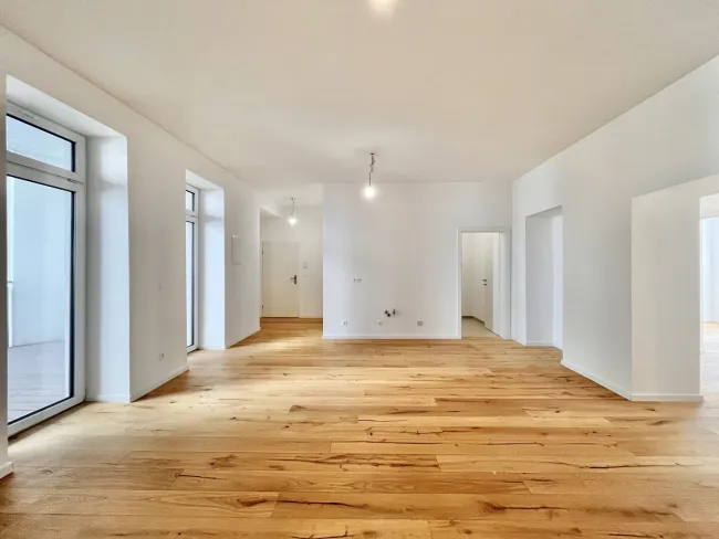 HOFSEITIGE 3 ZIMMER ALTBAUWOHNUNG MIT LOGGIA NÄHE SCHLOSS BELVEDERE - Titelbild