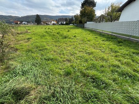 TRAUMHAFTES GRUNDSTÜCK IN RUHIGER LAGE