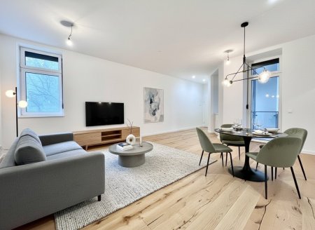 GENERALSANIERTE 2 ZIMMERWOHNUNG MIT BALKON NÄHE SCHLOSS BELVEDERE