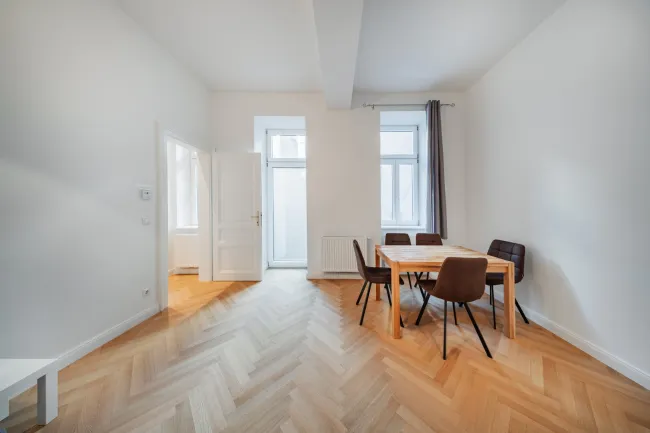 3 ZIMMER ALTBAUWOHNUNG IM NEUEN GLANZ MIT 2 BÄDERN + ABSTELLRAUM AUF DER WIEDNER HAUPTSTRASSE - Bild