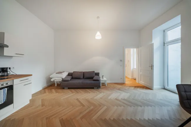3 ZIMMER ALTBAUWOHNUNG IM NEUEN GLANZ MIT 2 BÄDERN + ABSTELLRAUM AUF DER WIEDNER HAUPTSTRASSE - Titelbild