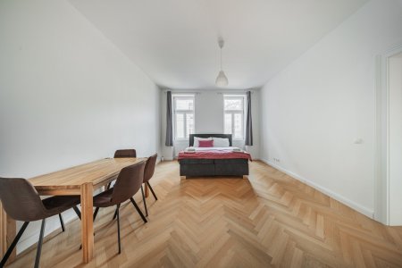 GUT AUFGETEILTE 2 ZIMMER WOHNUNG AUF DER WIEDNER HAUPTSTRASSE