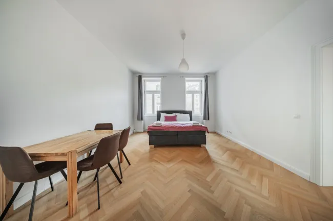 GUT AUFGETEILTE 2 ZIMMER WOHNUNG AUF DER WIEDNER HAUPTSTRASSE - Titelbild