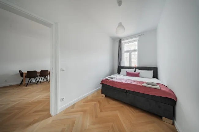 GUT AUFGETEILTE 2 ZIMMER WOHNUNG AUF DER WIEDNER HAUPTSTRASSE - Bild