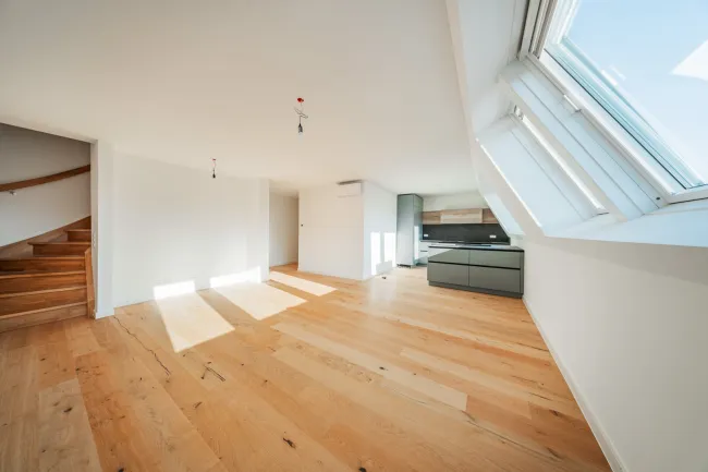 TOP SANIERTE 3 ZIMMER WOHNUNG IM DG AUF 2 EBENEN MIT TERRASSE NÄHE SCHLOSS BELVEDERE - Titelbild