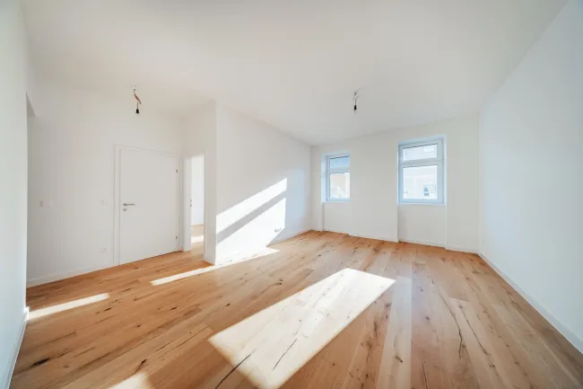 LICHTDURCHFLUTETE 2 ZIMMER ALTBAUWOHNUNG NÄHE SCHLOSS BELVEDERE - Titelbild