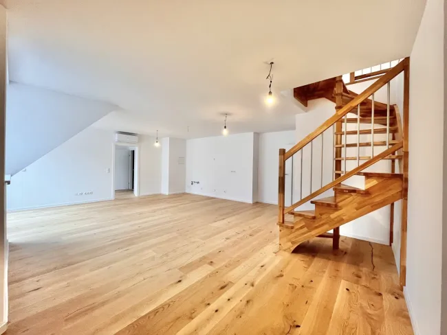 HELL UND MODERN- 3 ZIMMERWOHNUNG MIT BALKON UND TERRASSE AUF 2 EBENEN NÄHE SCHLOSS BELVEDERE - Bild