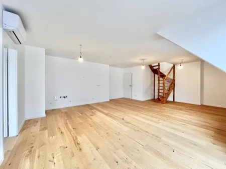 HELL UND MODERN- 3 ZIMMERWOHNUNG MIT BALKON UND TERRASSE AUF 2 EBENEN NÄHE SCHLOSS BELVEDERE