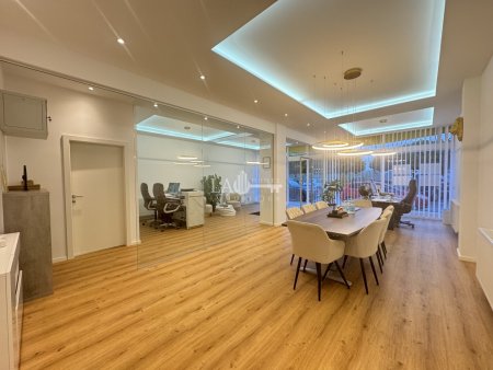 Moderne Geschäftsfläche/Büro/Praxis in zentraler Südlage !