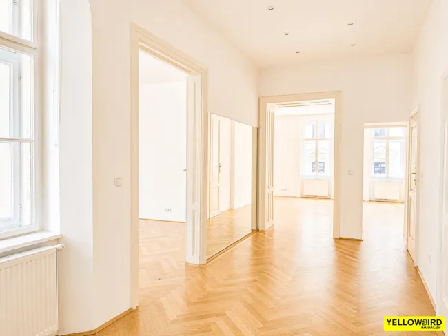 Helle 4-Zimmer-Altbauwohnung mit unglaublicher RAUMHÖHE I Nähe Wien-Mitte - Bild