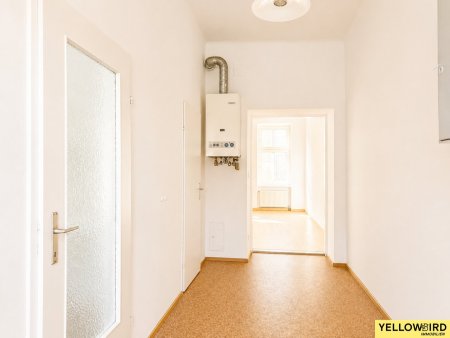 Helle 1-Zimmer-Wohnung mit Balkon in Ruhelage nahe Belvedere mit hohem Sanierungspotential