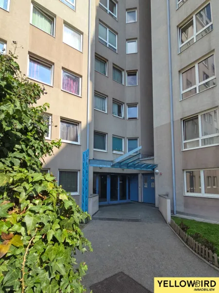 Eingangsbereich Gebäude