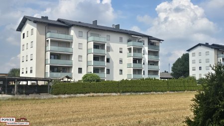 Gepflegte 3-Zimmer Wohnung mit Balkon & Carport!