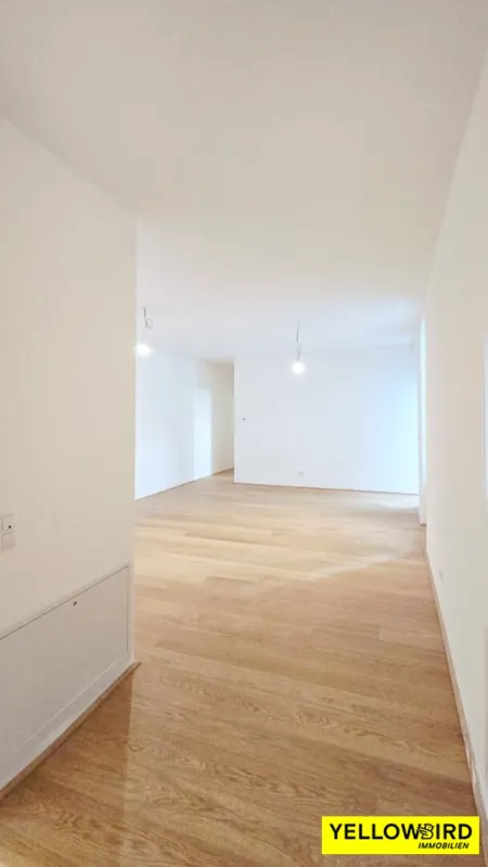 4 1/2 -Zimmer-Wohnung in direkter U-Bahn-Nähe - 21 m² Freifläche - Bild