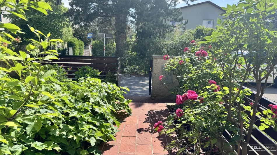 Familienhaus mit Traumgarten in absoluter Grün-Ruhelage | ZELLMANN IMMOBILIEN - Titelbild
