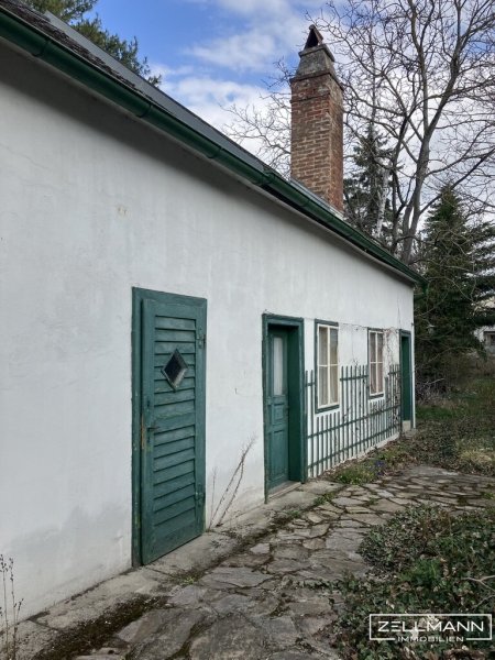 Historisches, sanierungsbedürftiges Winzerhaus mit großem Ruhegarten | ZELLMANN IMMOBILIEN