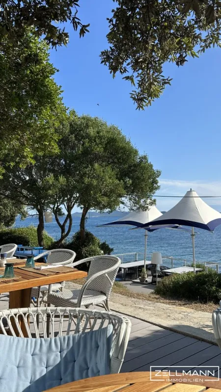 Exklusive Ferienresidenz am Meer – mit unverbaubarem Blick auf die Adria | ZELLMANN IMMOBILIEN - Bild