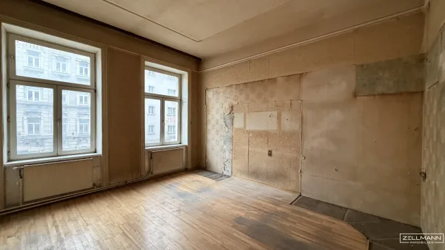 Altbau mit Entwicklungspotenzial – 75 m² Projektwohnung in gefragter Stadtlage | ZELLMANN IMMOBILIEN - Titelbild