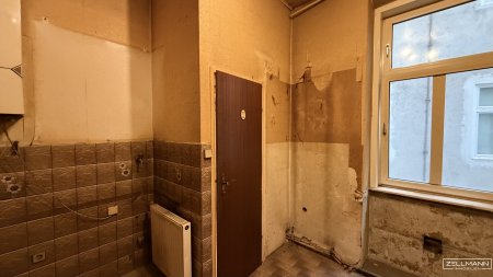 Altbau mit Entwicklungspotenzial – 75 m² Projektwohnung in gefragter Stadtlage | ZELLMANN IMMOBILIEN