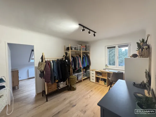 Stilvoll saniert & lichtdurchflutet – 3-Zimmer-Dachgeschosswohnung in Bestlage Mauer | ZELLMANN IMMOBILIEN - Bild