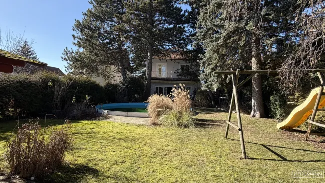 Charmantes Einfamilienhaus mit Pool, Gartenidylle und Entwicklungspotenzial in Bestlage von Wien-Mauer | ZELLMANN IMMOBILIEN - Bild