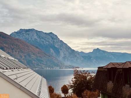 Lichtdurchflutete Wohnung mit Seeblick und großer Terrasse in Bestlage von Gmunden