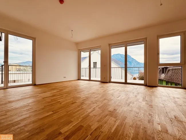 Lichtdurchflutete Wohnung mit Seeblick und großer Terrasse in Bestlage von Gmunden - Titelbild