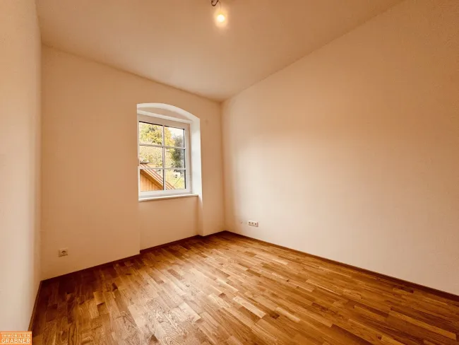 Lichtdurchflutete Wohnung mit Seeblick und großer Terrasse in Bestlage von Gmunden - Bild