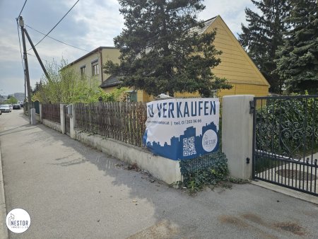 Großes Baurechtgrundstück mit Studienplänen