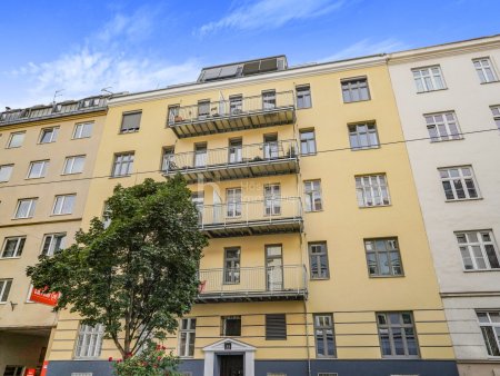 Kernsanierte 4-Zimmerwohnung im nagelneuen Projekt 31 LOYAL STREET