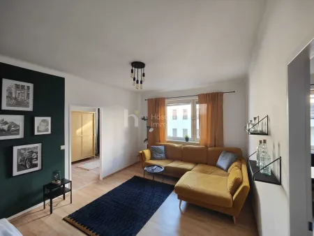 2 ZIMMER-WOHNUNG MIT EXTRA KÜCHE - DIREKT BEI U-BAHNSTATION!