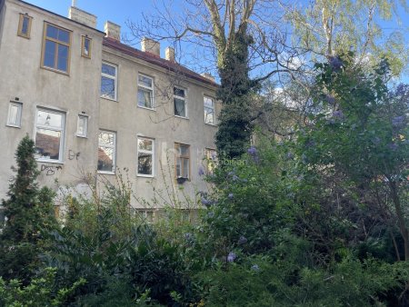 Zinshaus mit vorhandener, bereits eingereichter Studie in schöner Stadtlage