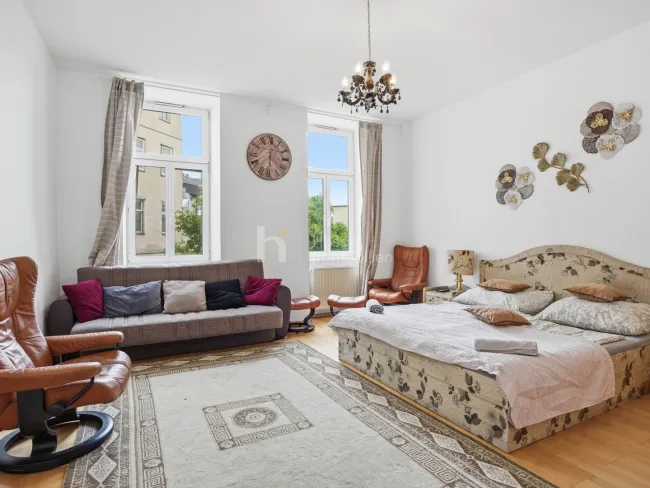 Altbau mit Freiraum nahe Donaukanal – Wohnungen mit Garten, Balkon oder Loggia - Titelbild