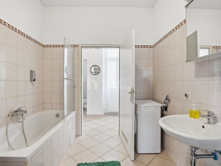 Altbau mit Freiraum nahe Donaukanal – Wohnungen mit Garten, Balkon oder Loggia